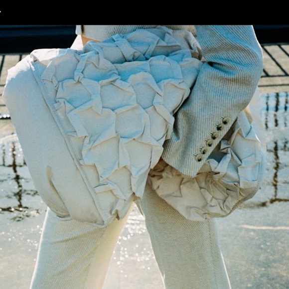 ZARA XL BNWT Ruffled Bucket Bag - Picture 1 of 6